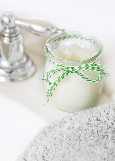 rosemarymintsugarscrub1