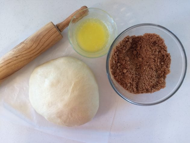 cinnamon roll dough and filling