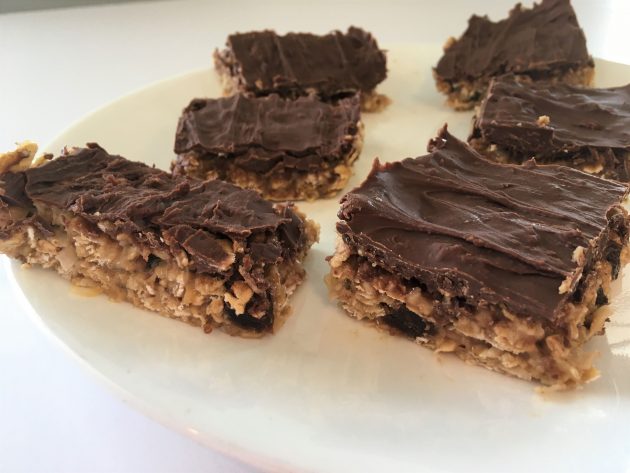 healthy homemade protein bars ready to eat