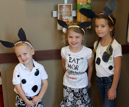 kids dressed like cows