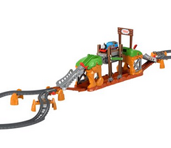 Thomas & Friends Walking Bridge Motorized Train Set, 32 Pieces