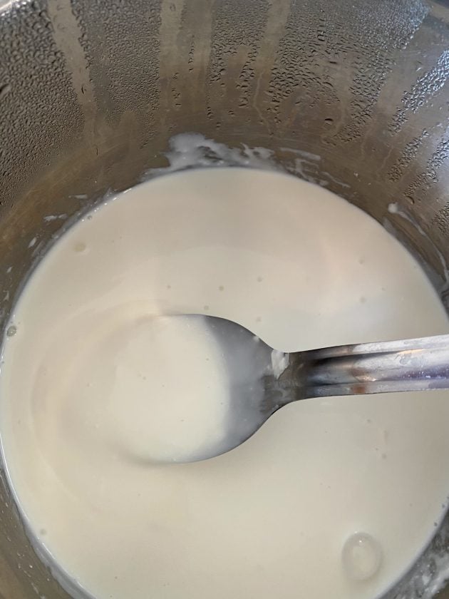 making homemade yogurt