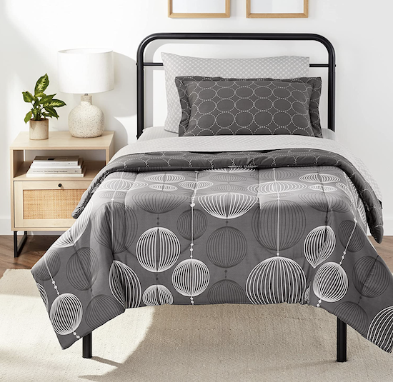 Amazon Basics Lightweight Microfiber Bed-in-a-Bag 5 Piece Comforter Bedding Set
