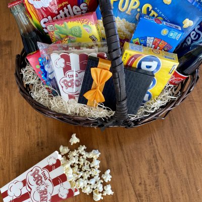 Homemade Movie Night Gift Basket Ideas + Free Printable Gift Tags ...