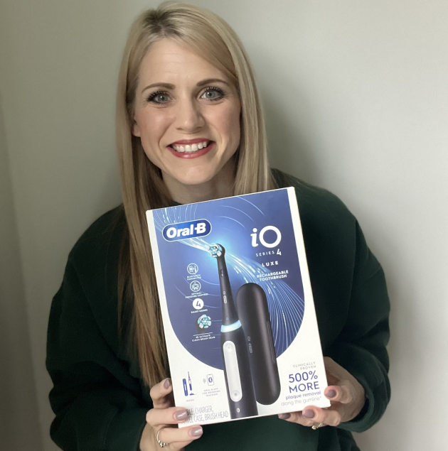 HOT Oral-B iO4 Luxe Electrical Toothbrush Black Friday Deal!