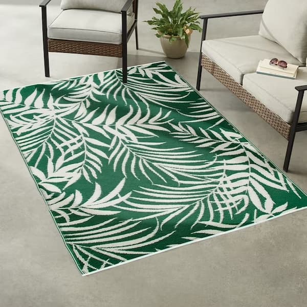 Mainstays Green Palm Plastic Outdoor Rug, 5'x7' deal