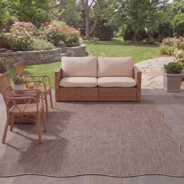 Safavieh Courtyard Finnian Solid Indoor/Outdoor Area Rug, Natural/Black, 5'3" x 7'7" Scalloped deal