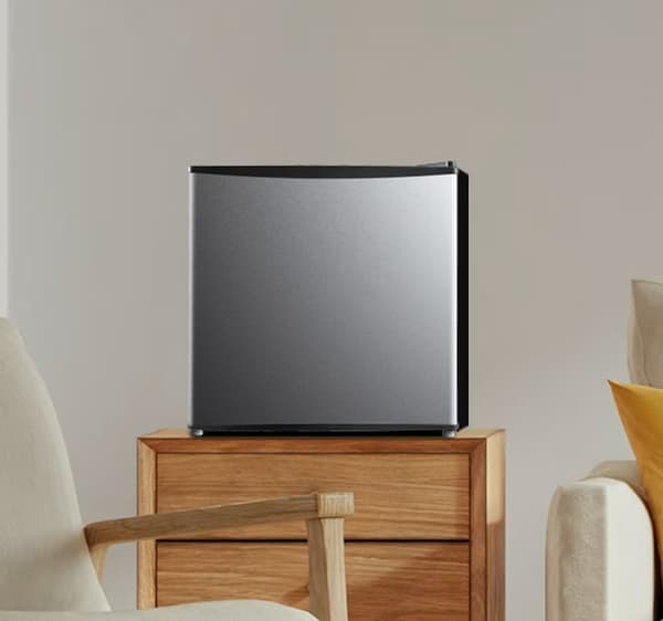 Mainstays 1.7 cu ft Compact Mini Refrigerator 