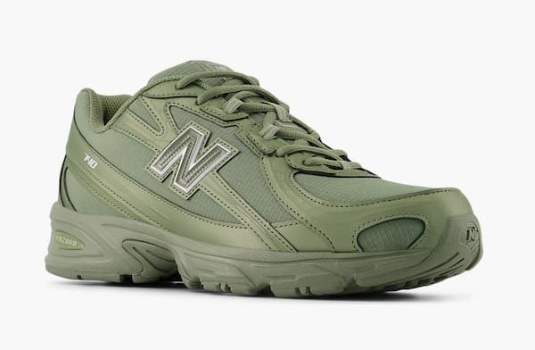 New Balance 740 Sneakers