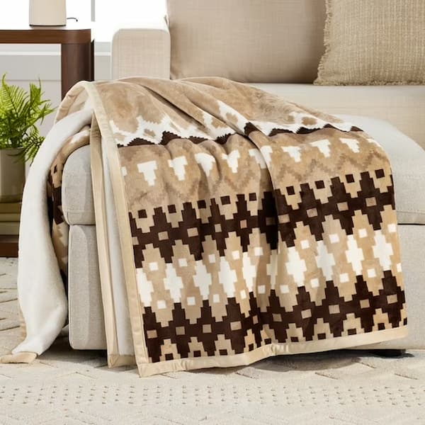 Better Homes & Gardens Border Printed Velvet Plush and Faux Fur Super Soft Throw Blanket, Oversized deal