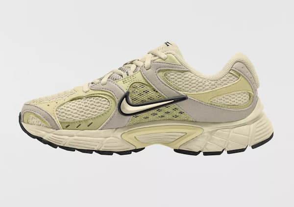 Nike Women's V5 RNR Sneakers