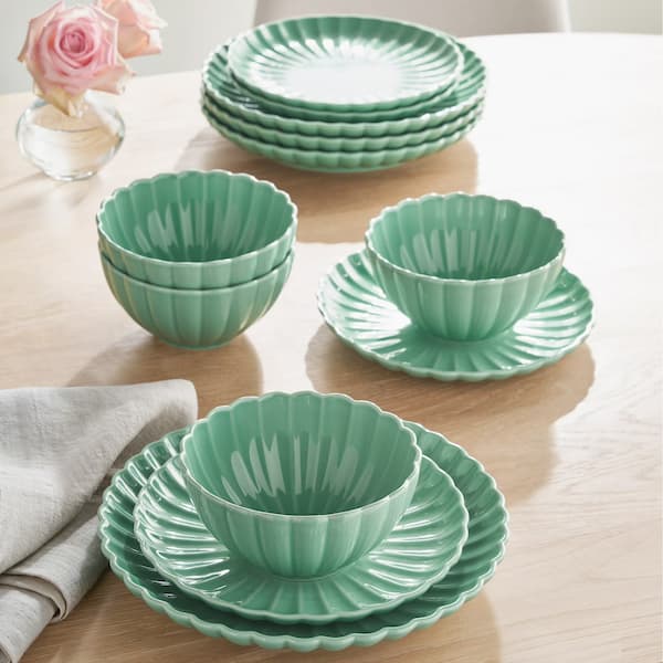 The Pioneer Woman 12-Piece Stoneware Dinnerware Set only $29.97 (Reg. $50!), plus more!