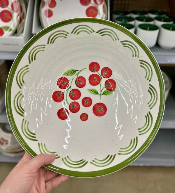 tomato beige serve bowl