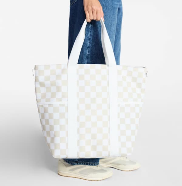 No Boundaries Women's Beach Insulated Tote Bag 