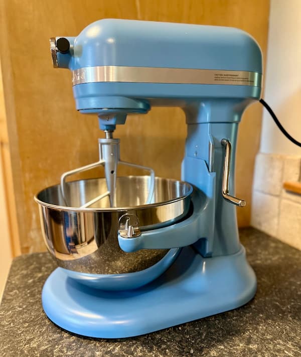 *HOT* KitchenAid 5.5 qt Bowl Lift Stand Mixer only $279.98 shipped ($604 value)! {Today Only}